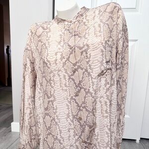 EQUIPMENT Women's Size M (runs large) 100% SILK Taupe & Cream Long-Sleeve Blouse